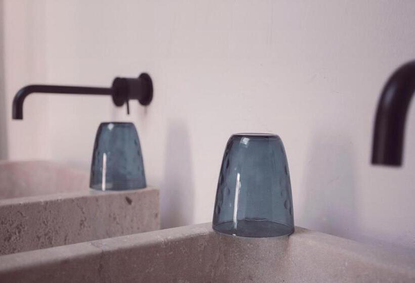 غرفة ديلوكس, Can Araya