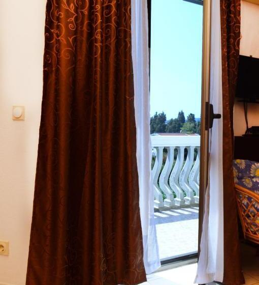 اتاق استاندارد سه تخته با بالکن, Guest House Lukac