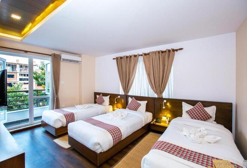 اتاق لوکس سه تخته, Kathmandu Suite Home