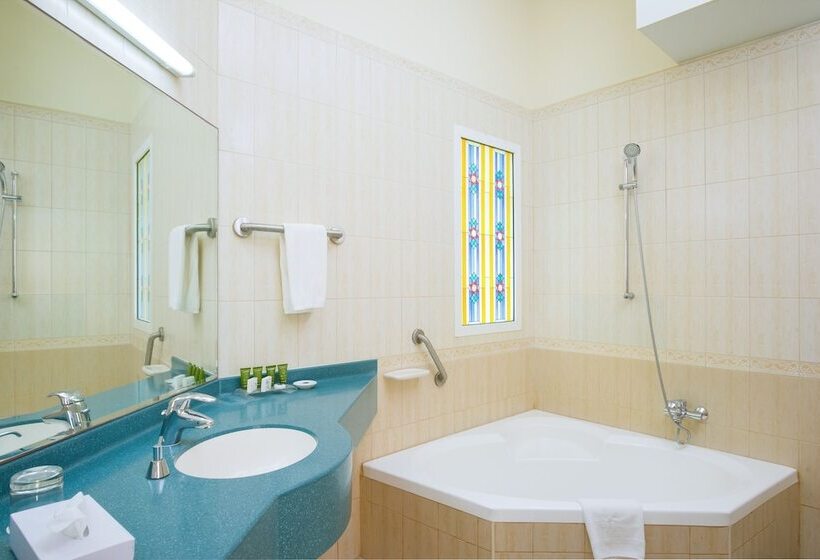 کلبه ییلاقی, Masira Island Resort