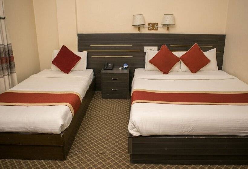 اتاق لوکس سه تخته, Mirage Inn