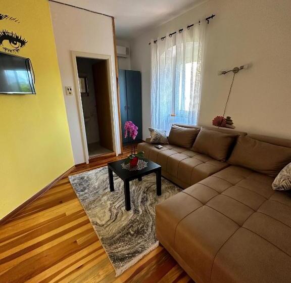 آپارتمان 1 خوابه با چشم‌انداز دریا, Muo 33 Apartments