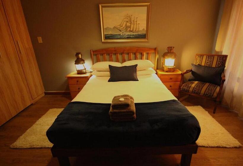 Номер Стандарт, Saltycrax Backpackers And Surf Hostel By Curiocity