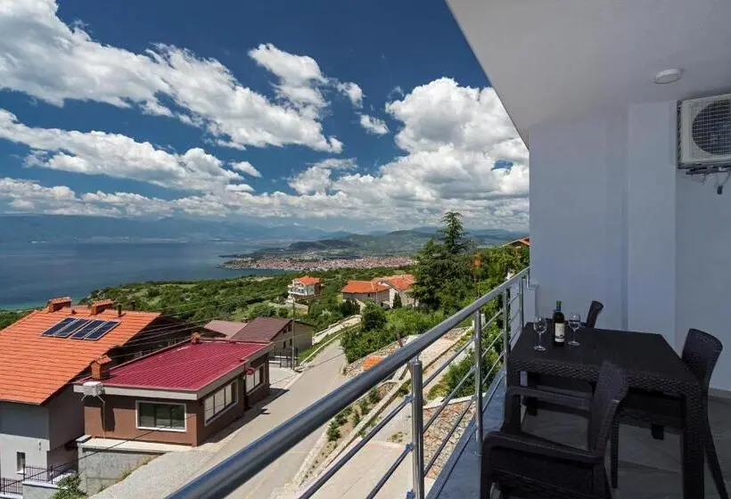 آپارتمان لوکس 1 خوابه, Velestovo View Apartments
