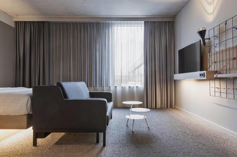 غرفة عائلية, Moxy Frankfurt City Center