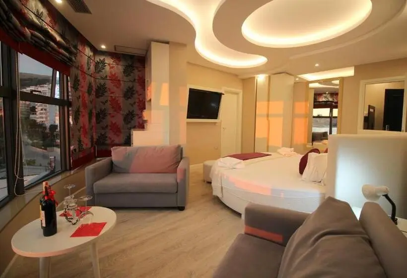 Suite Executive Vue Mer, Strora