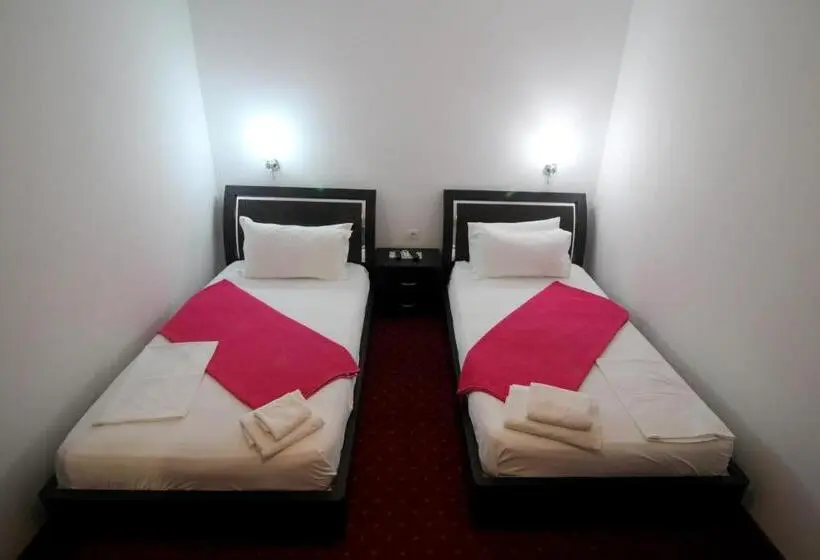 Chambre Triple Standard Vue Mer Latérale, Strora