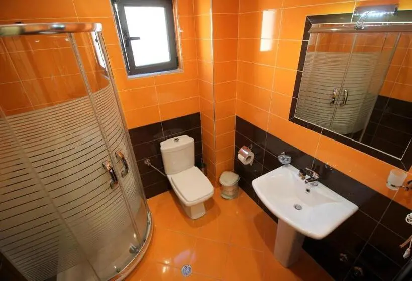 Chambre Standard avec Balcon, Strora
