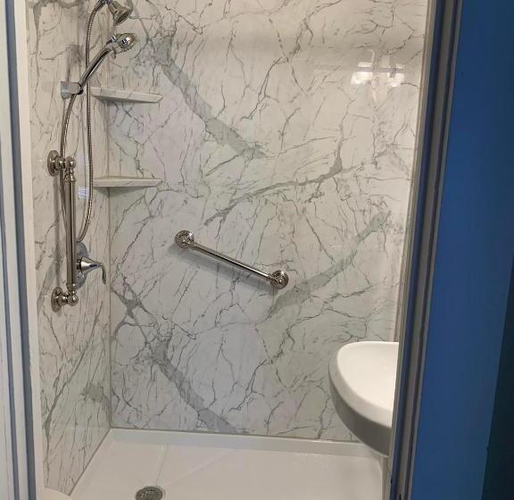 جناح ديلوكس, Blessings On State Bed & Breakfast