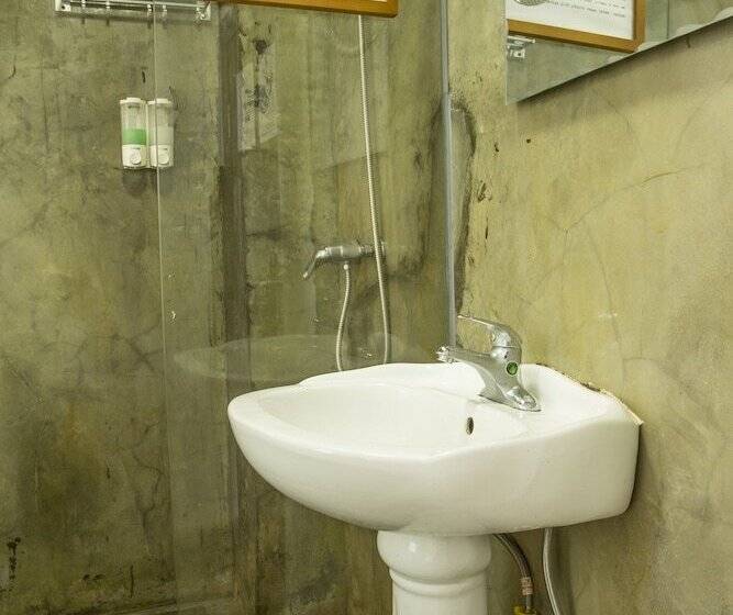 标准间, Mountain Stream