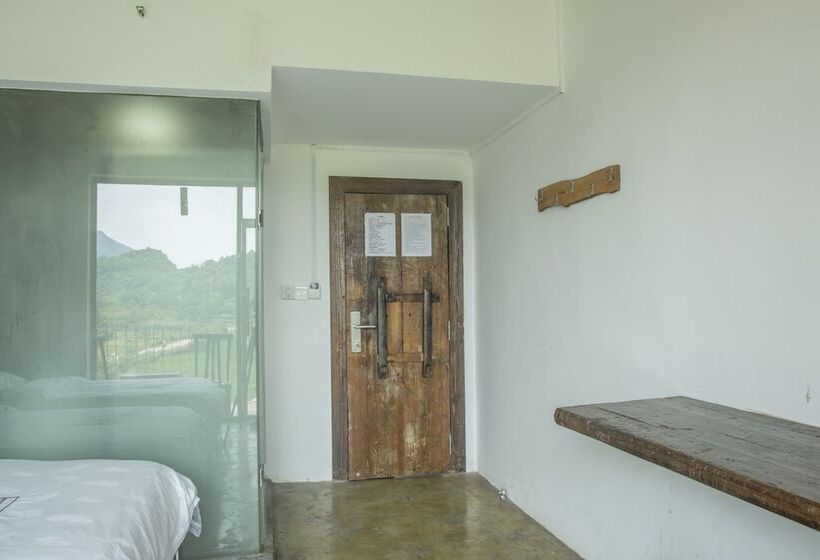 带观景的标准间, Mountain Stream