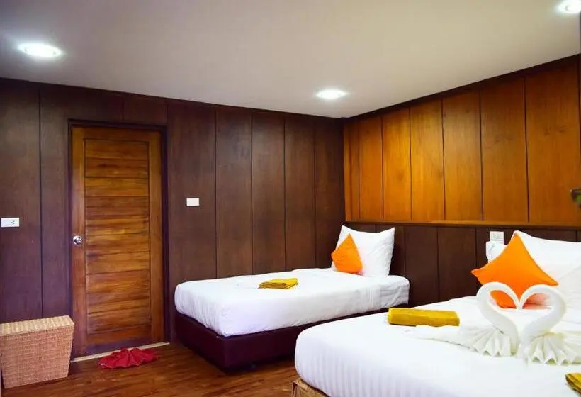デラックスファミリールーム, Chareena Hill Beach Resort
