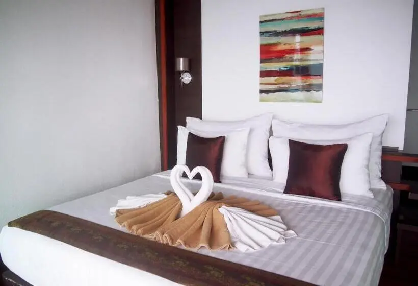 デラックスバンガロー, Chareena Hill Beach Resort