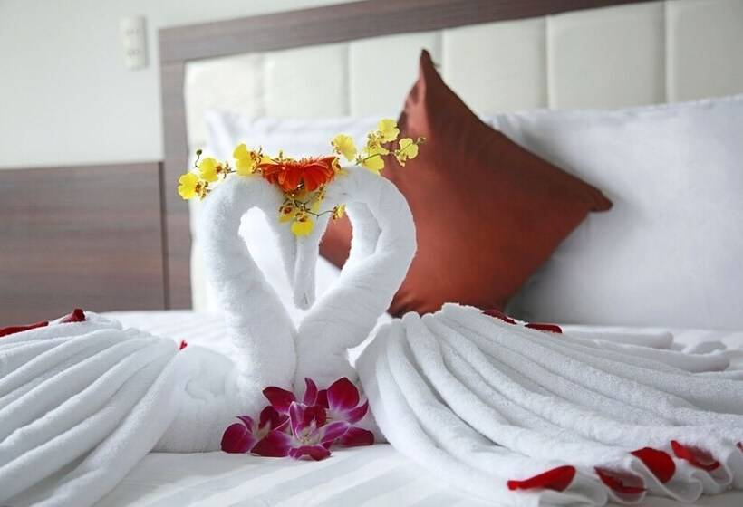 اتاق لوکس, Rich