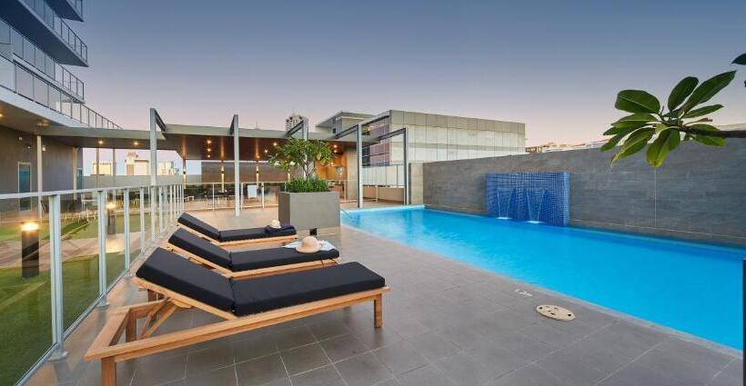 스탠다드 스튜디오, The Sebel West Perth