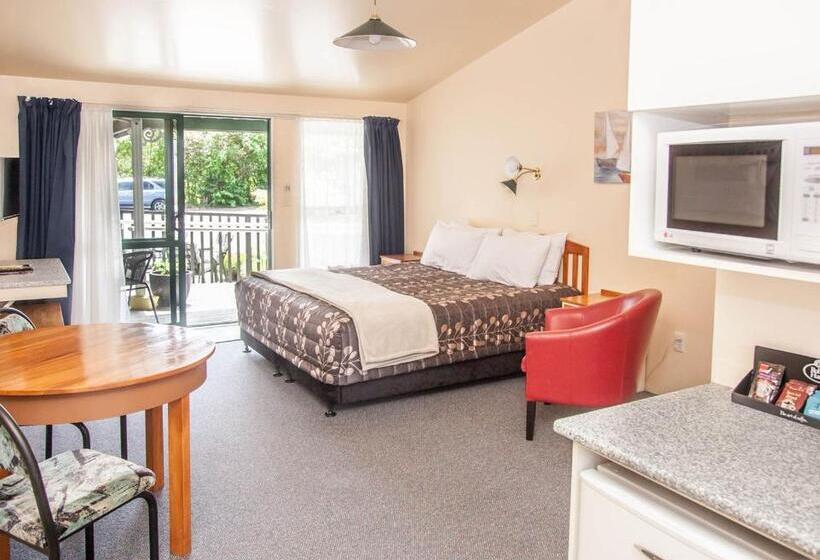 Студия Стандарт, Goldmine Motel