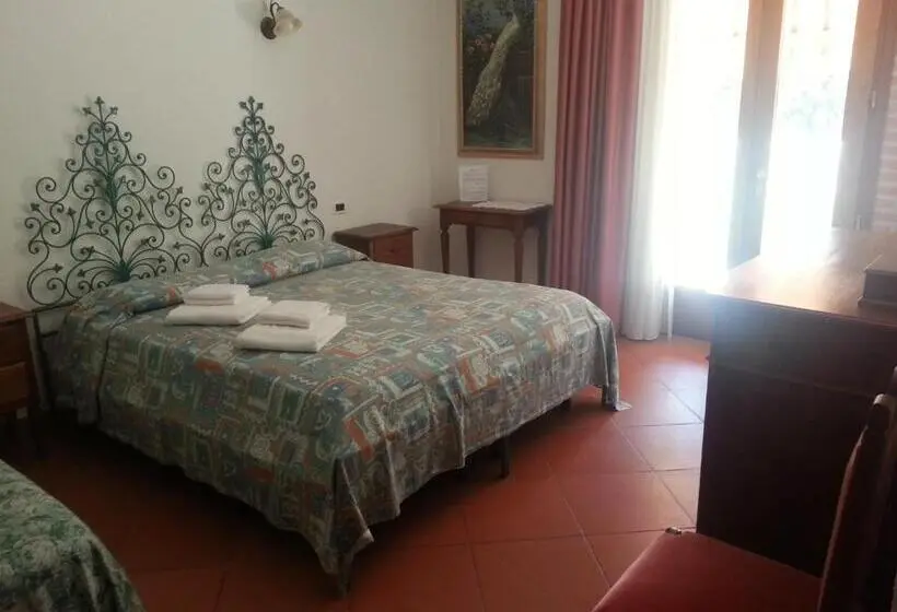 Standard Triple Room with Terrace, Agriturismo Corte Trincerone