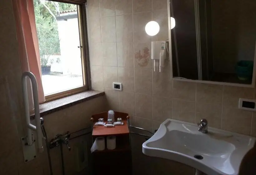 اتاق استاندارد سه نفره, Agriturismo Corte Trincerone