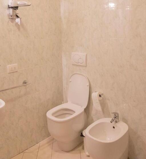 Pokój Standard Trzyosobowy, Florence Decamerone B&b