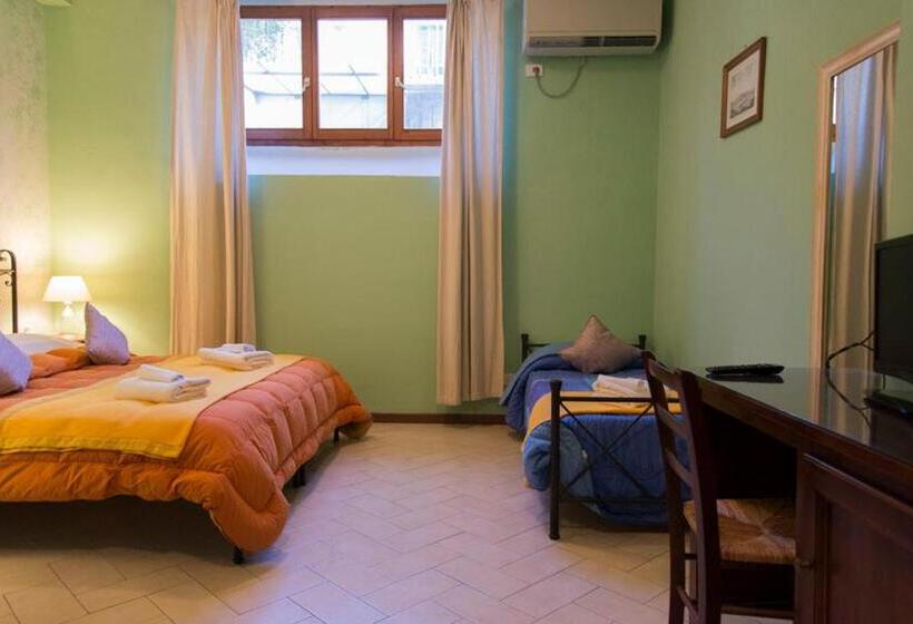 Pokój Standard Trzyosobowy, Florence Decamerone B&b