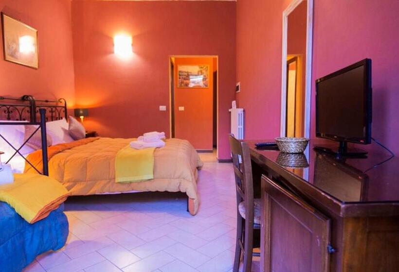 Pokój Standard Trzyosobowy, Florence Decamerone B&b