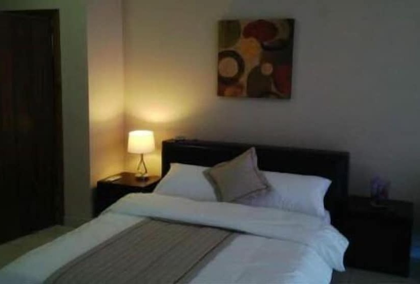 اتاق استاندارد یک نفره, Murex Plaza Hotel & Suites