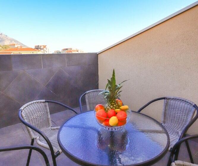 2 Bedroom Deluxe Apartment Sea View, Apartments Sofija