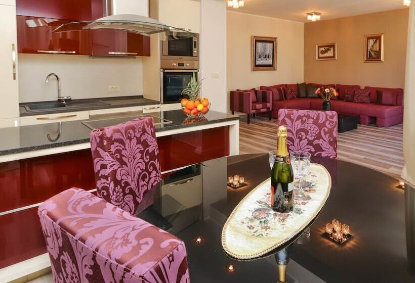 آپارتمان لوکس 2 خوابه, Apartments Sofija