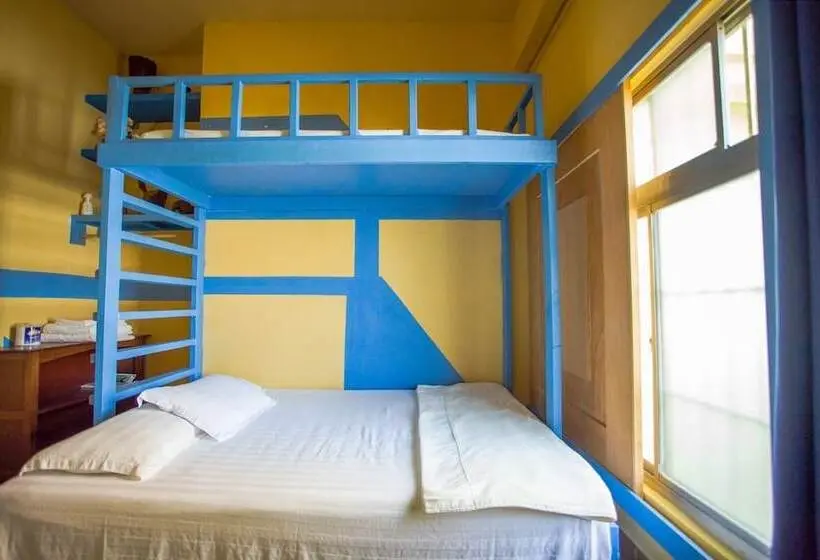 اتاق استاندارد یک نفره, G.t. Guest House