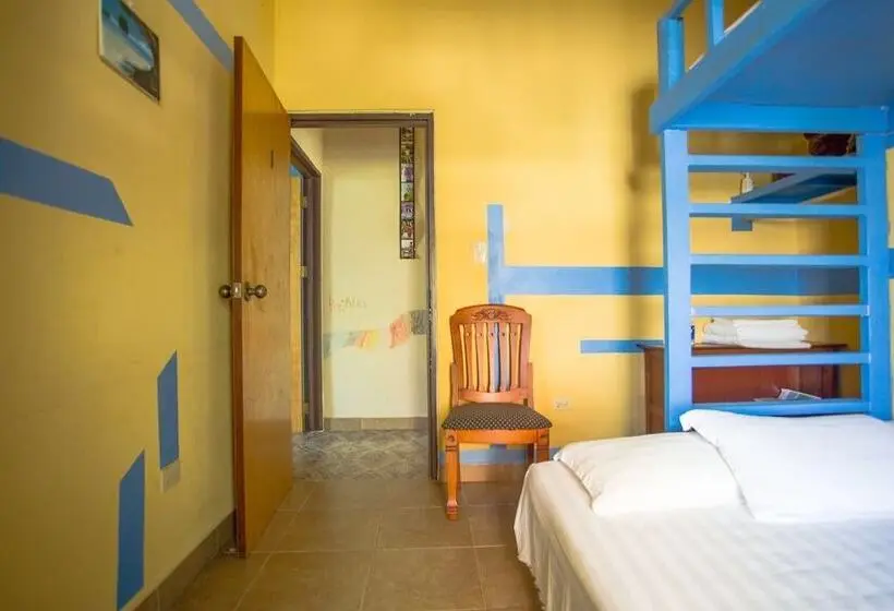 اتاق استاندارد یک نفره, G.t. Guest House
