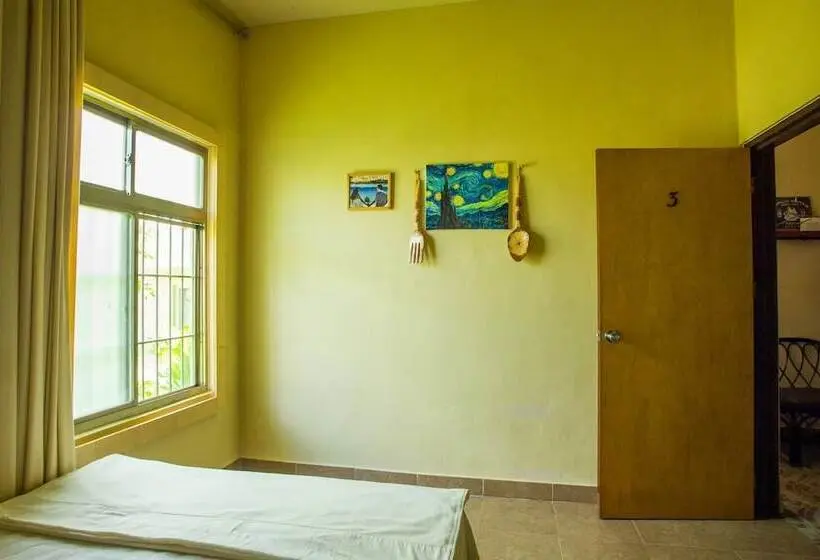 اتاق استاندارد, G.t. Guest House