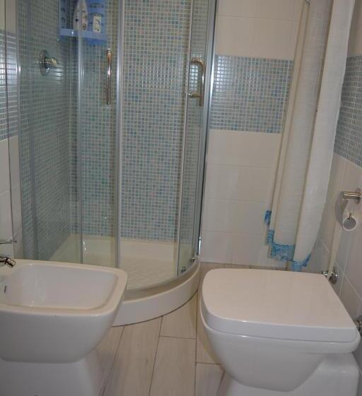 Номер Economy, Home To Fly