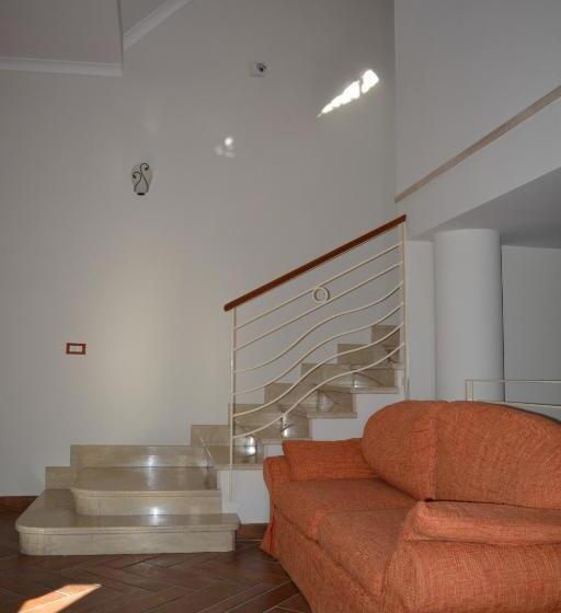 Номер Стандарт, Home To Fly