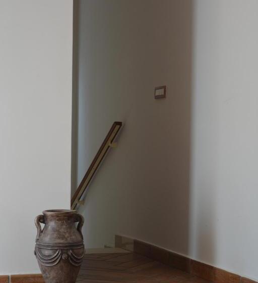 Номер Economy, Home To Fly