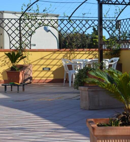 Номер Стандарт, Home To Fly