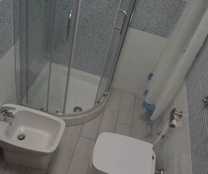 Номер Economy, Home To Fly