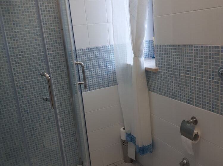 Номер Economy, Home To Fly