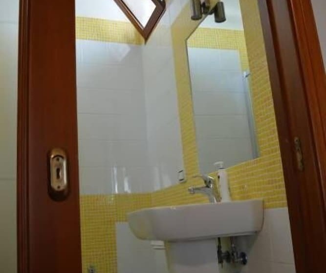 Четырехместный Номер Стандарт, Home To Fly