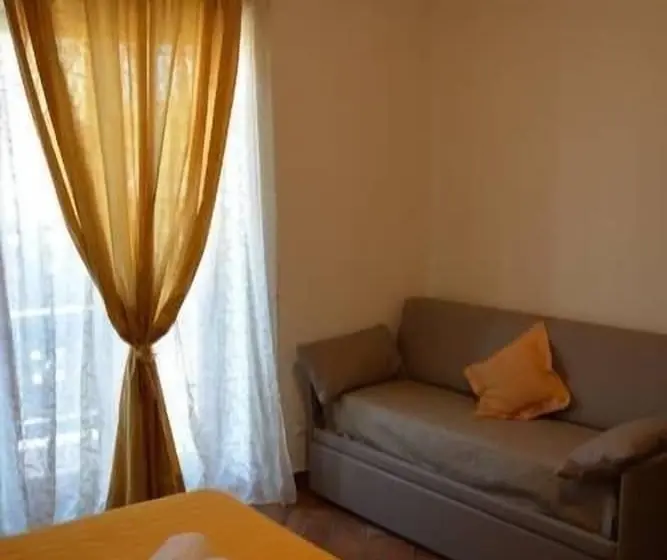 スタンダード４人部屋, Home To Fly