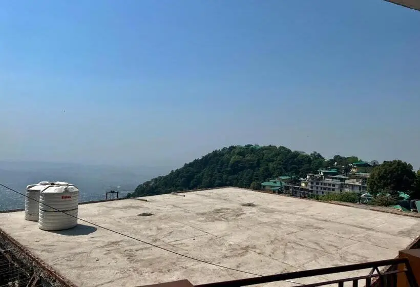 اتاق رویال, Norbu House