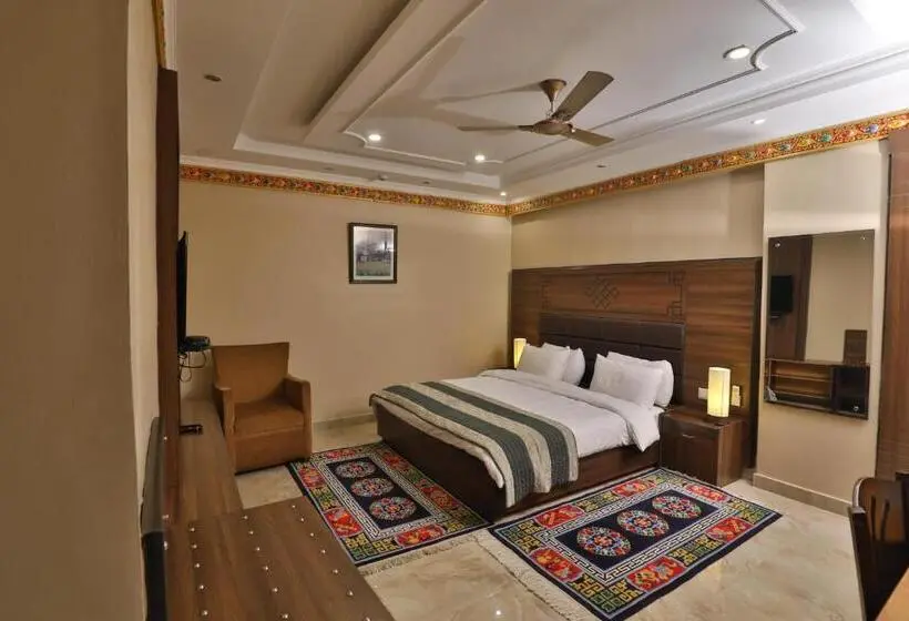 سوئیت رویال, Norbu House