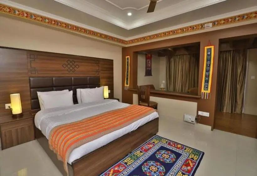 سوییت, Norbu House