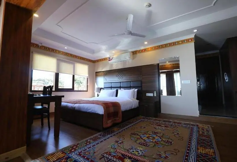 سوییت, Norbu House
