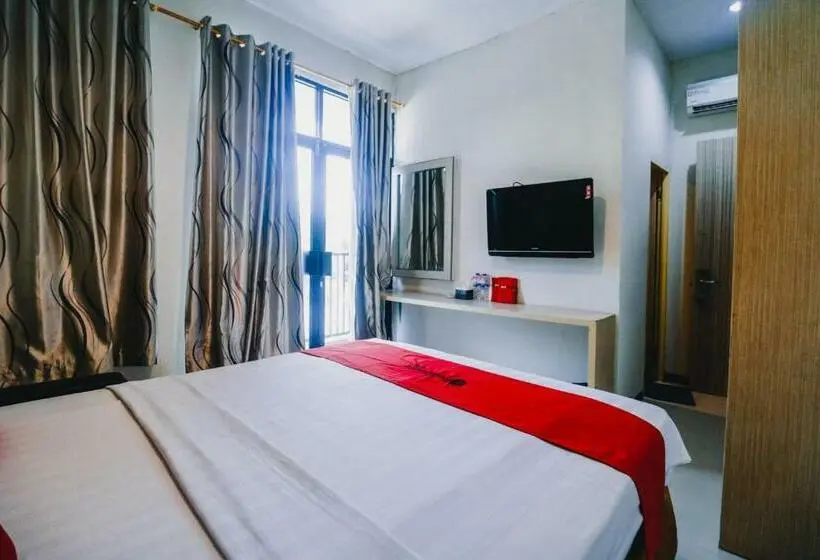 اتاق لوکس, Reddoorz Plus Near Sultan Hasanuddin Airport