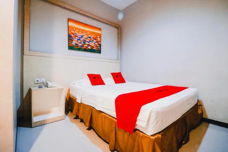 اتاق لوکس, Reddoorz Plus Near Sultan Hasanuddin Airport