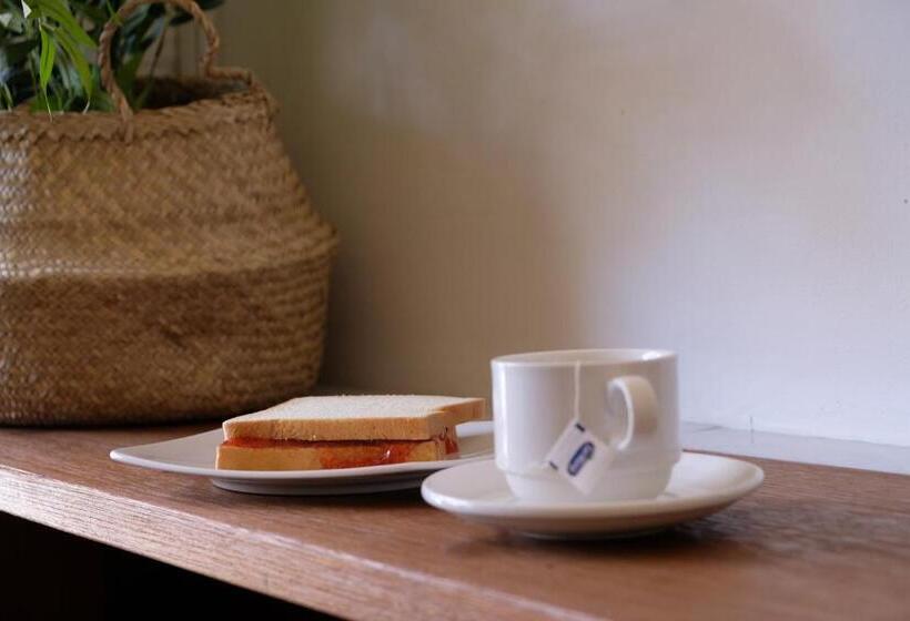 מיטה בחדר משותף, M Boutique Hostel