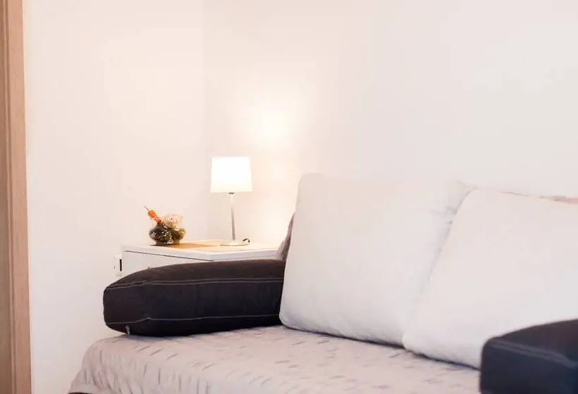 سوییت, Rooms Garden Zagreb Airport
