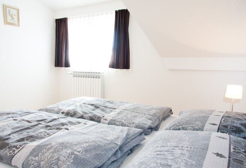 جناح, Rooms Garden Zagreb Airport