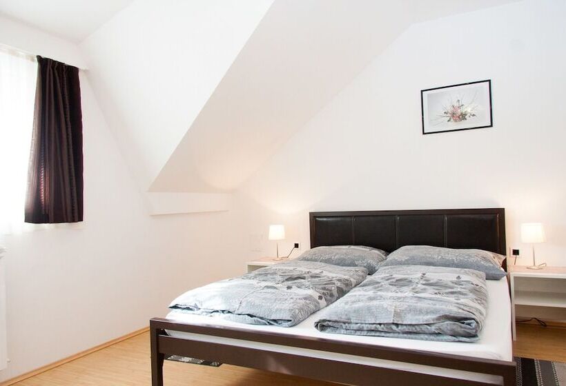 جناح, Rooms Garden Zagreb Airport