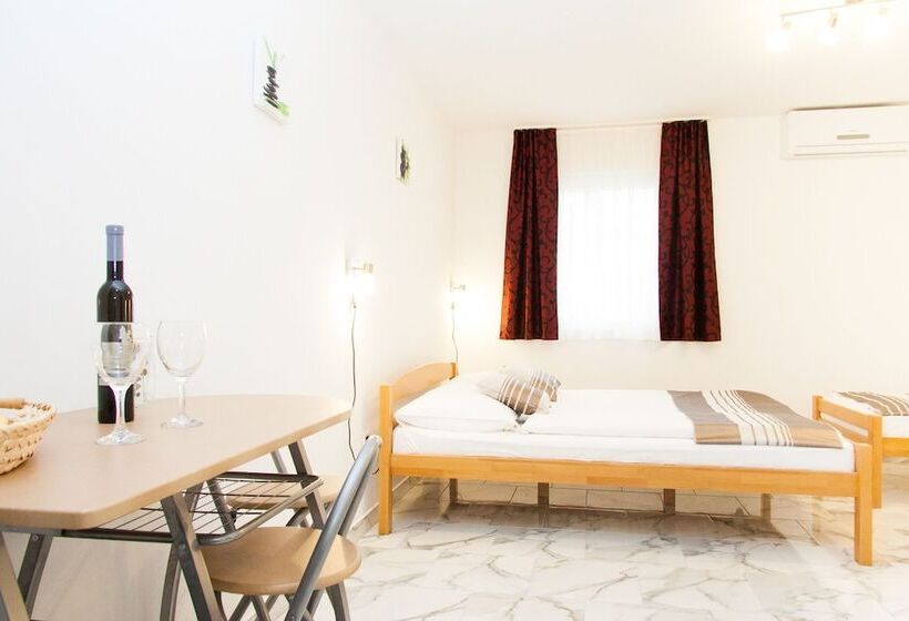 غرفة عائلية, Rooms Garden Zagreb Airport